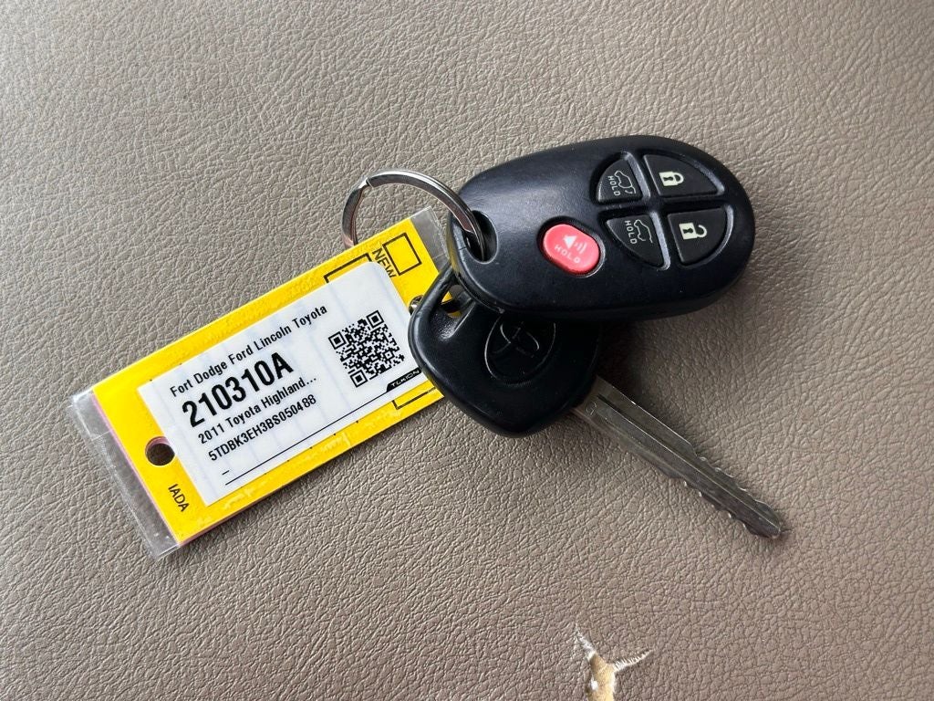 2011 Toyota Highlander SE