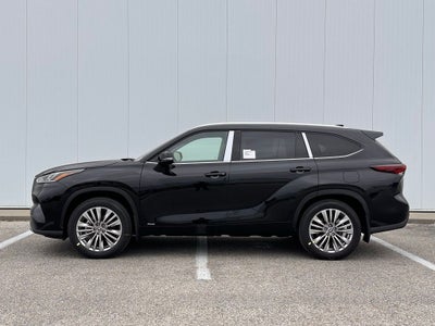 2026 Toyota Highlander Hybrid Platinum