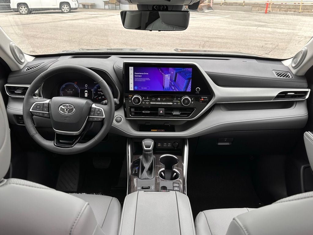 2026 Toyota Highlander Hybrid Platinum