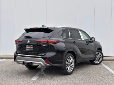 2026 Toyota Highlander Hybrid Platinum