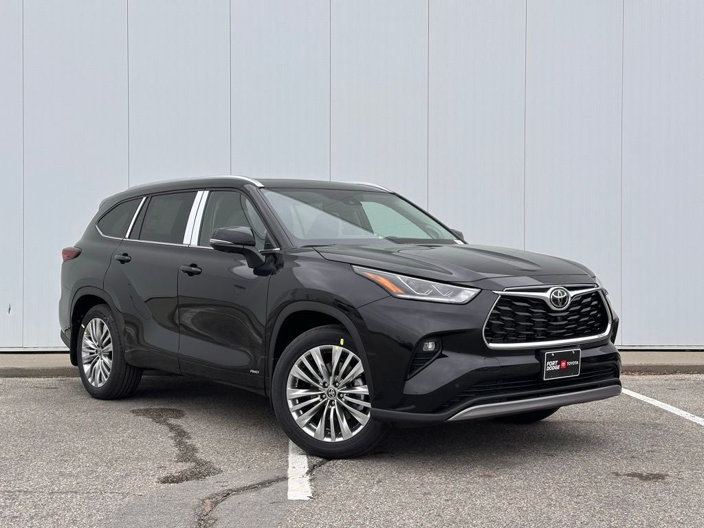 2026 Toyota Highlander Hybrid Platinum