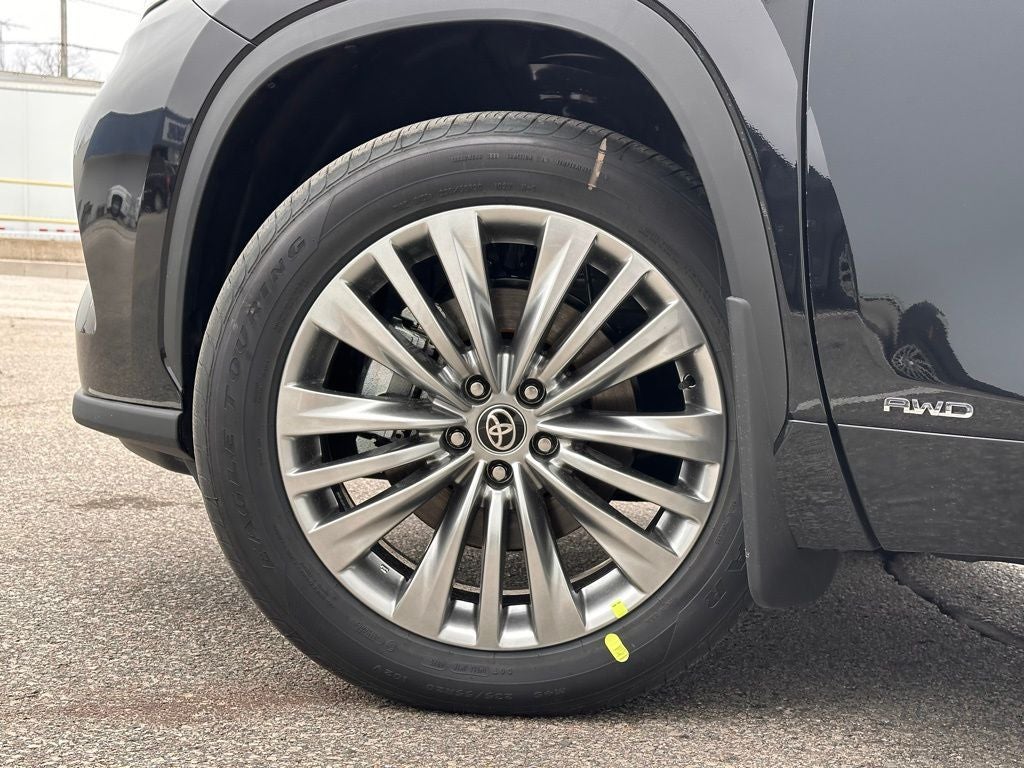 2026 Toyota Highlander Hybrid Platinum