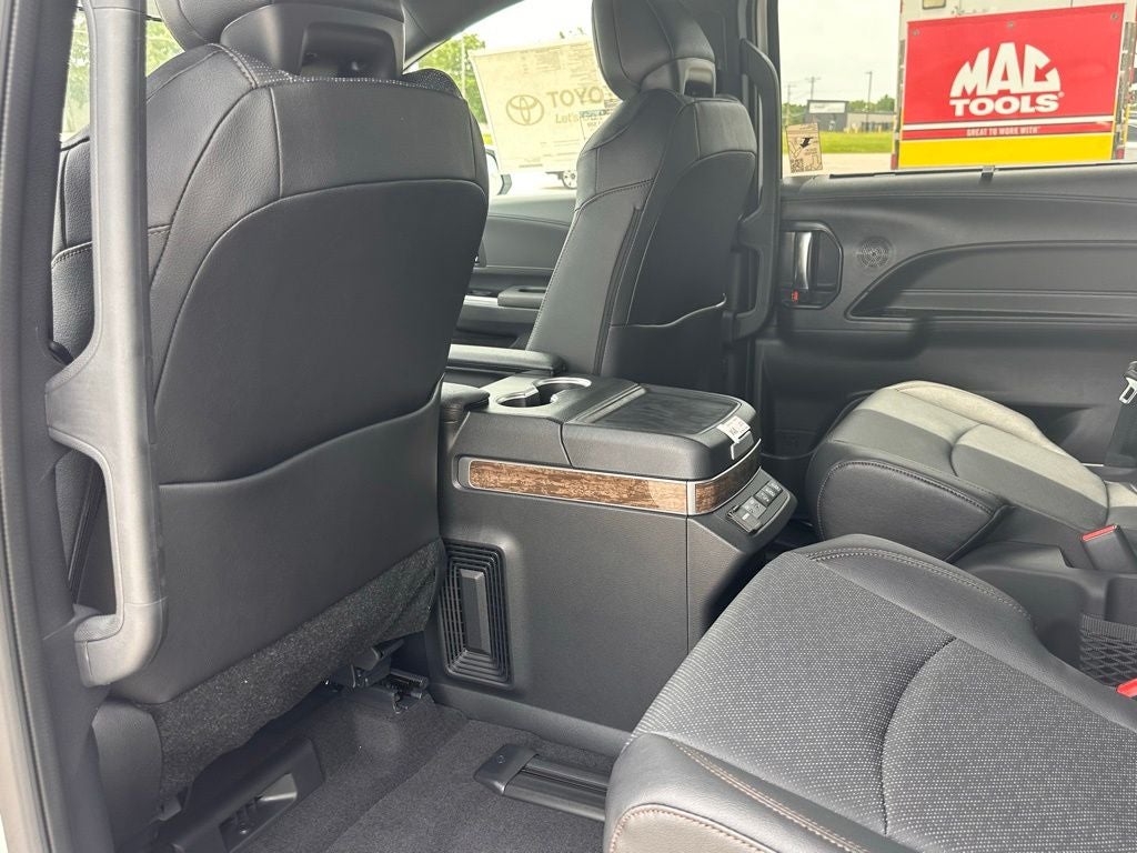 2026 Toyota Sienna Platinum Hybrid 7 Passenger