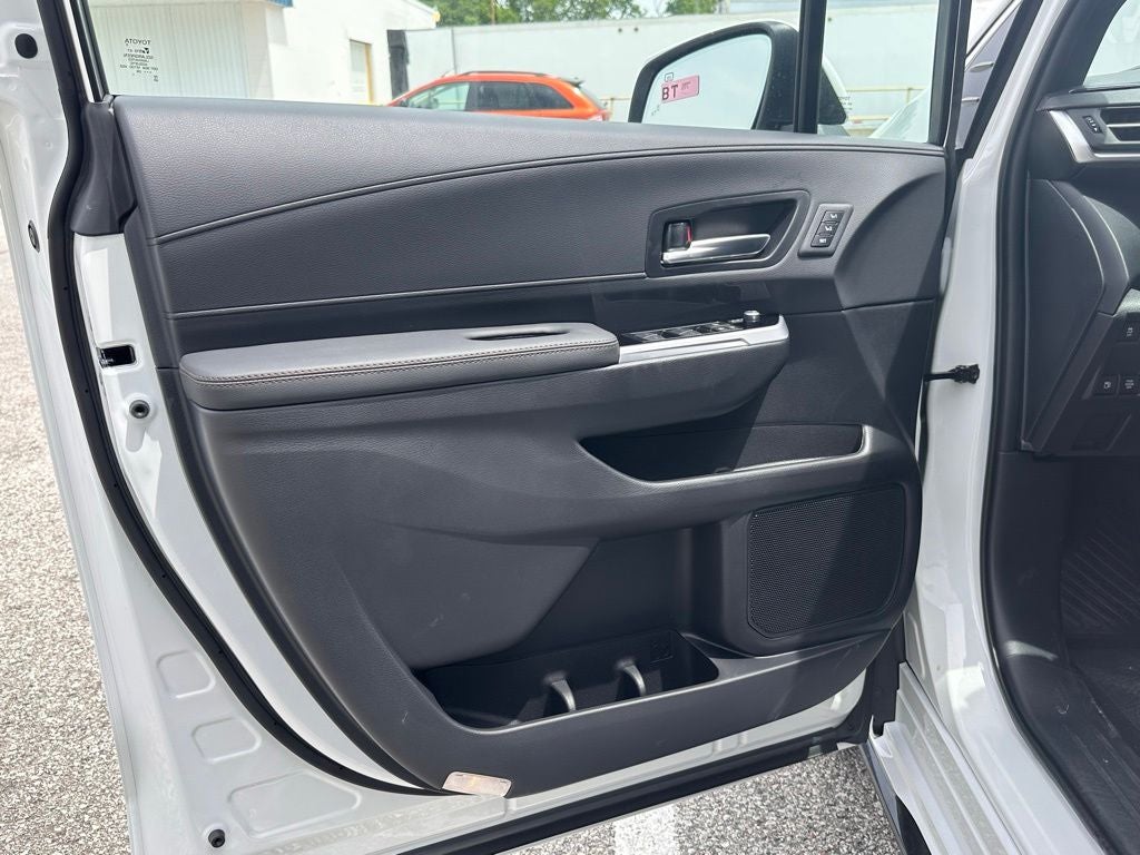 2026 Toyota Sienna Platinum Hybrid 7 Passenger