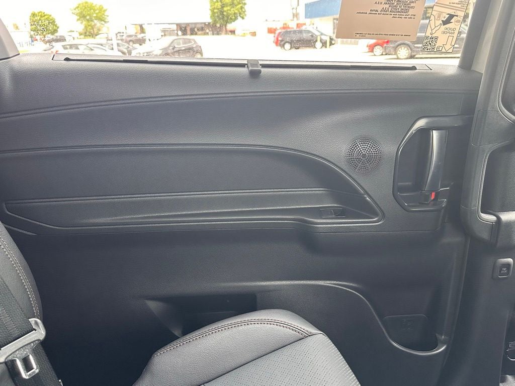 2026 Toyota Sienna Platinum Hybrid 7 Passenger