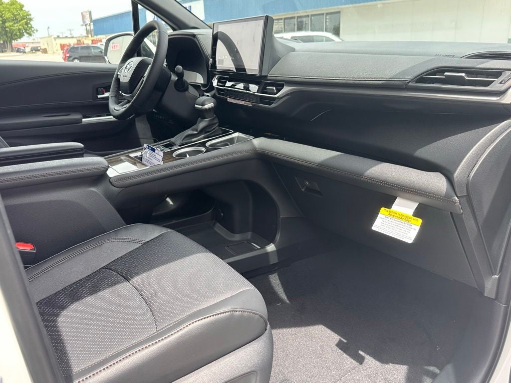 2026 Toyota Sienna Platinum Hybrid 7 Passenger