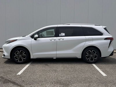 2026 Toyota Sienna Platinum Hybrid 7 Passenger
