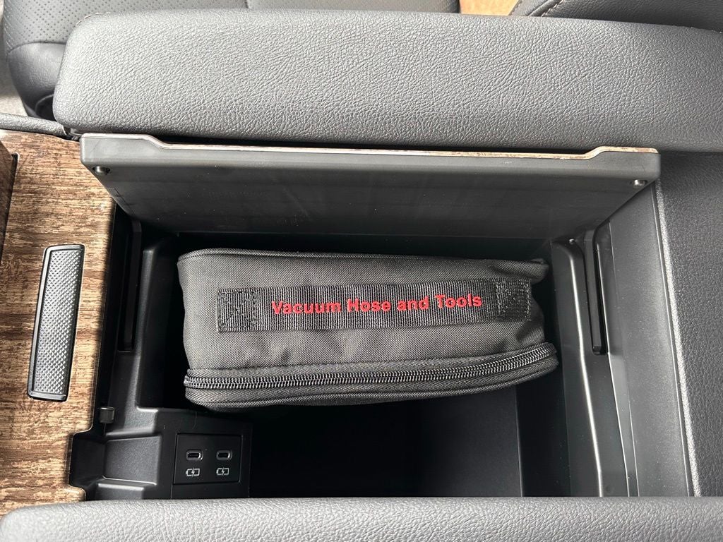2026 Toyota Sienna Platinum Hybrid 7 Passenger
