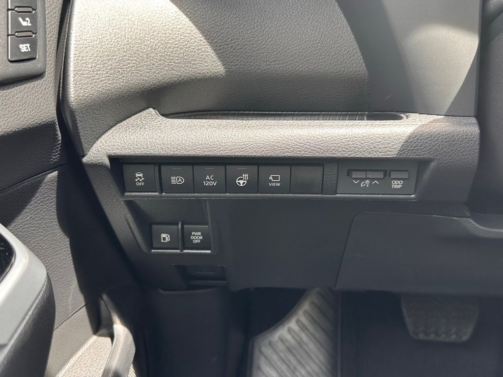 2026 Toyota Sienna Platinum Hybrid 7 Passenger