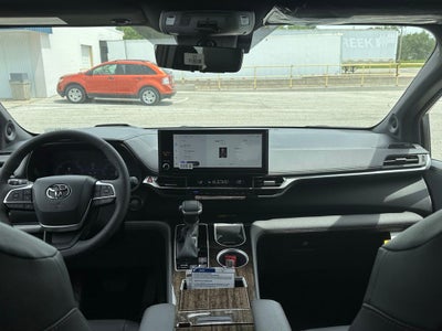 2026 Toyota Sienna Platinum Hybrid 7 Passenger