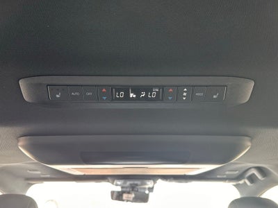 2026 Toyota Sienna Platinum Hybrid 7 Passenger