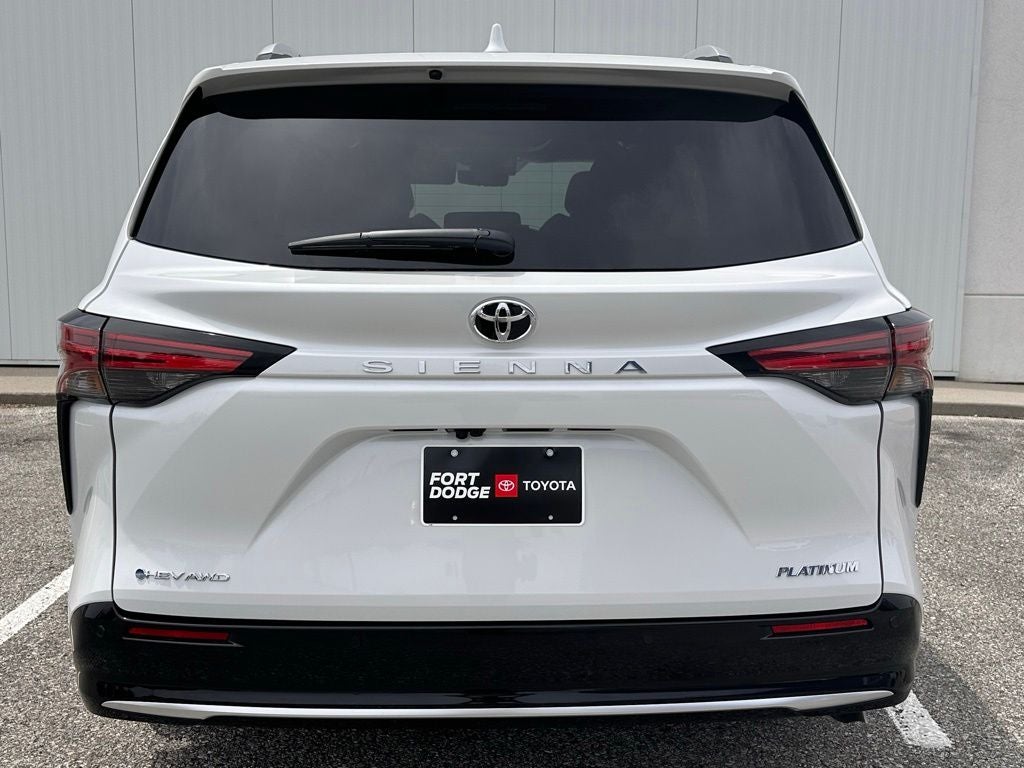 2026 Toyota Sienna Platinum Hybrid 7 Passenger