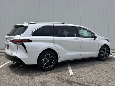 2026 Toyota Sienna Platinum Hybrid 7 Passenger