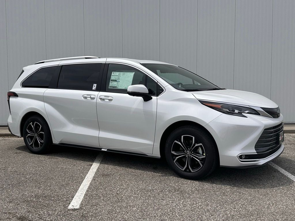 2026 Toyota Sienna Platinum Hybrid 7 Passenger