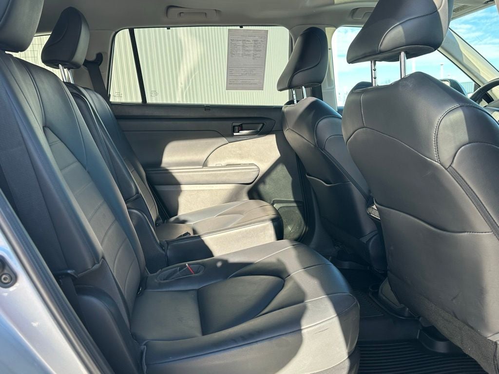 2022 Toyota Highlander Hybrid XLE