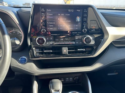 2022 Toyota Highlander Hybrid XLE