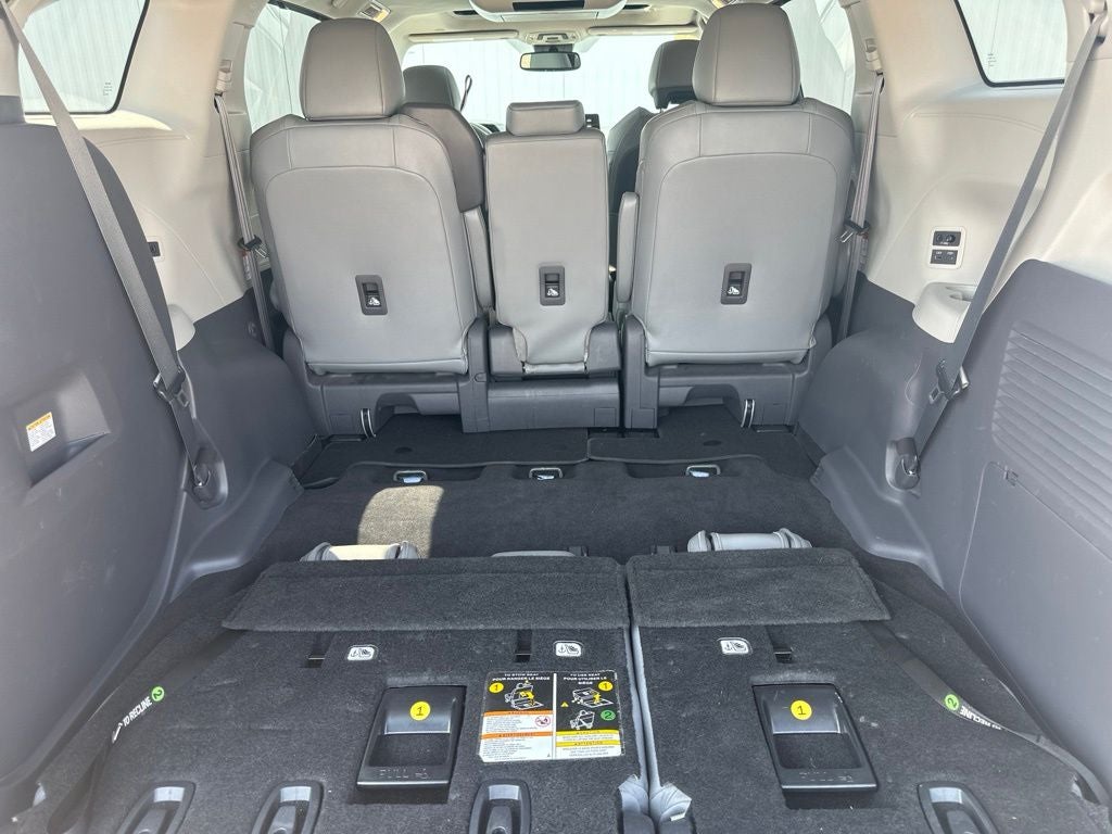 2021 Toyota Sienna XLE 8 Passenger