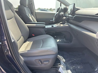 2021 Toyota Sienna XLE 8 Passenger