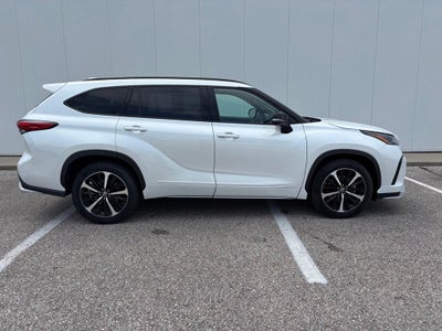 2022 Toyota Highlander XSE