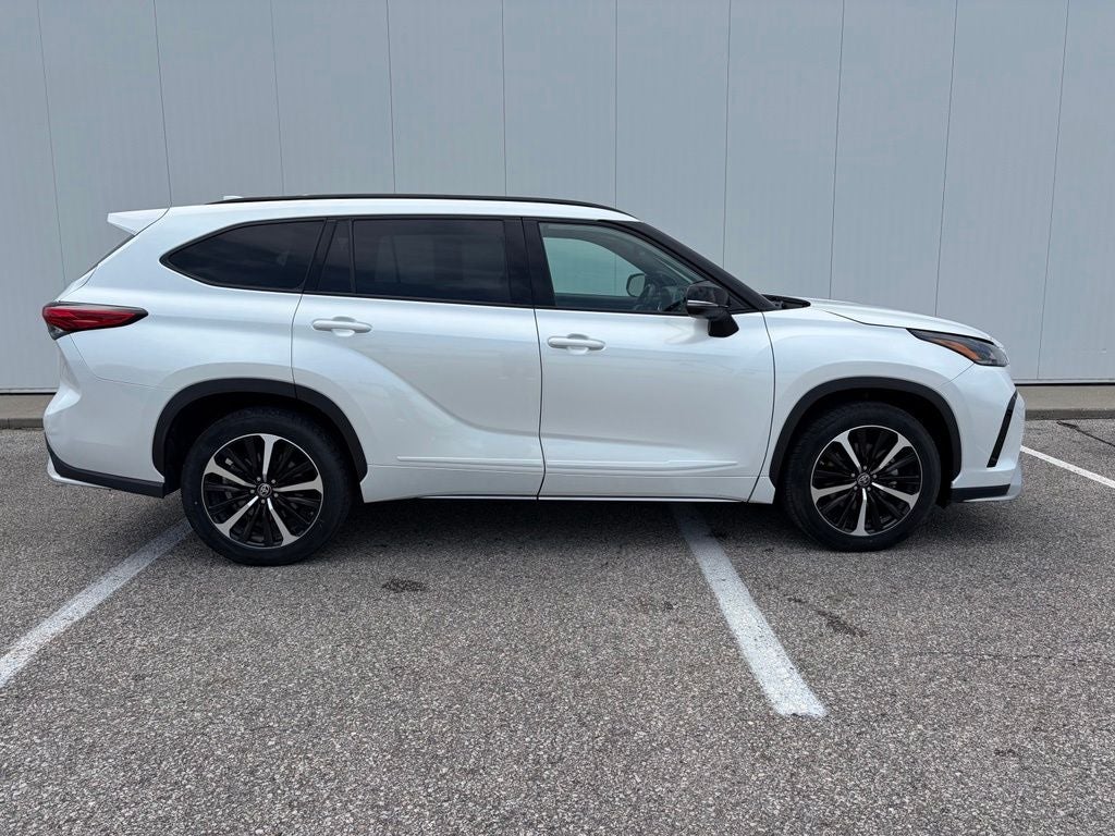 2022 Toyota Highlander XSE