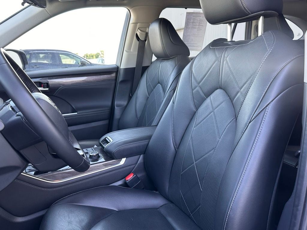 2024 Toyota Highlander Platinum