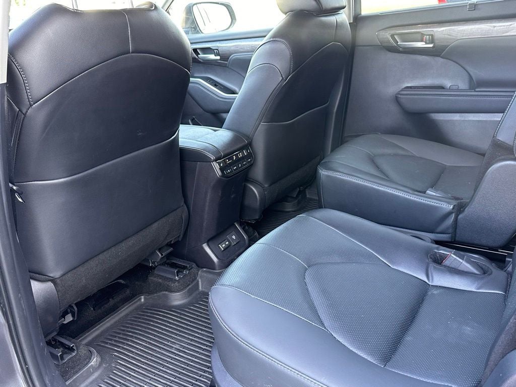 2024 Toyota Highlander Platinum