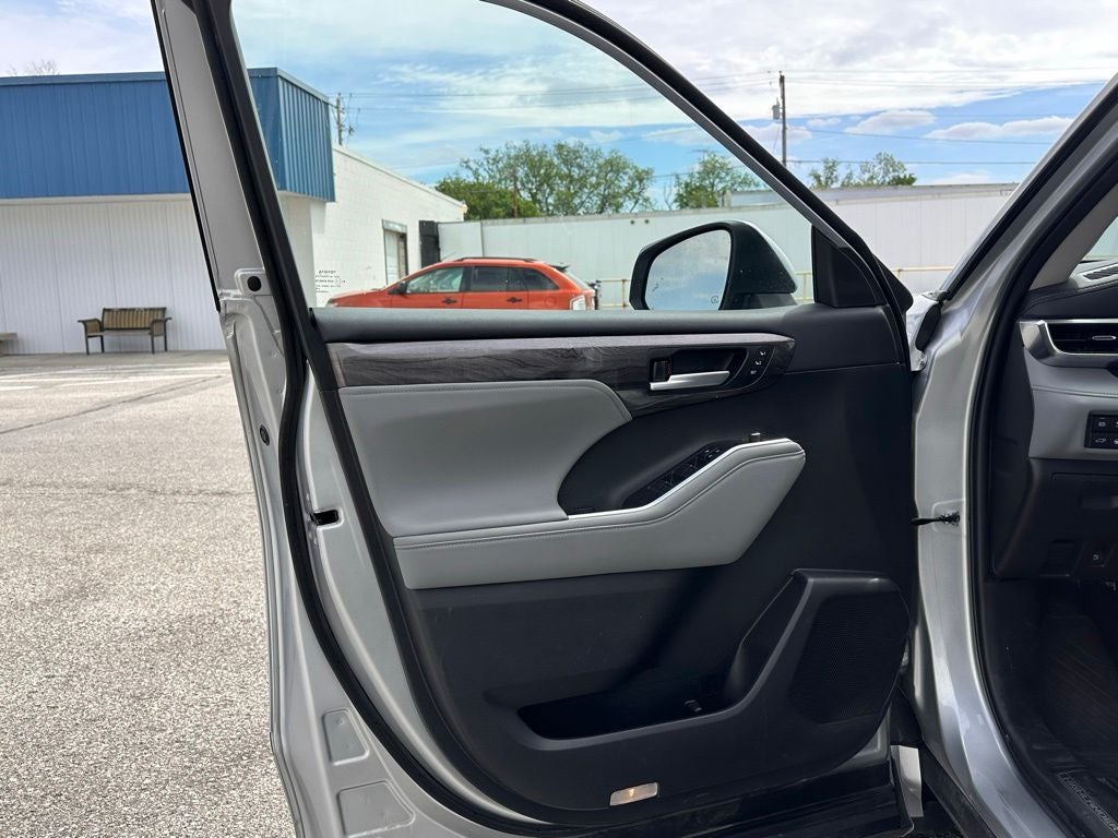 2024 Toyota Highlander Platinum