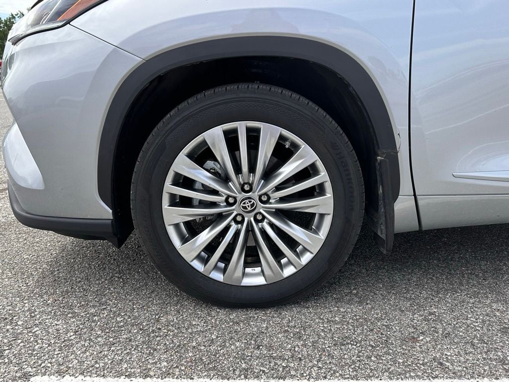 2024 Toyota Highlander Platinum