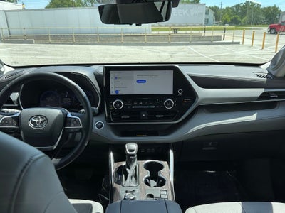 2024 Toyota Highlander Platinum