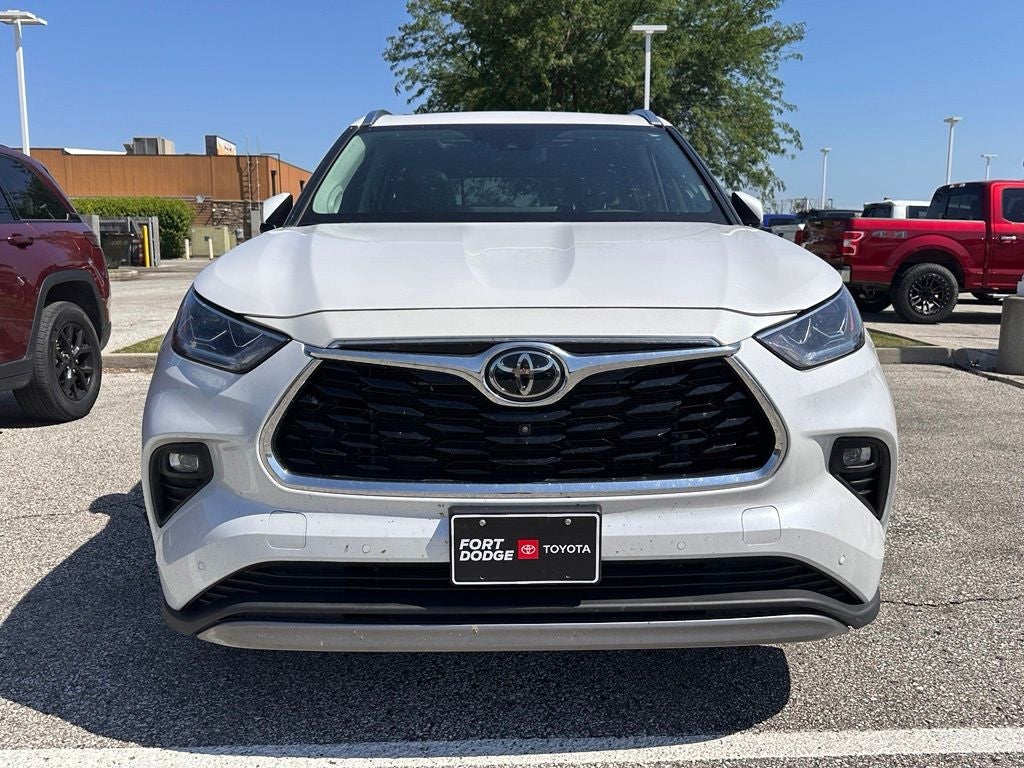 2023 Toyota Highlander Platinum