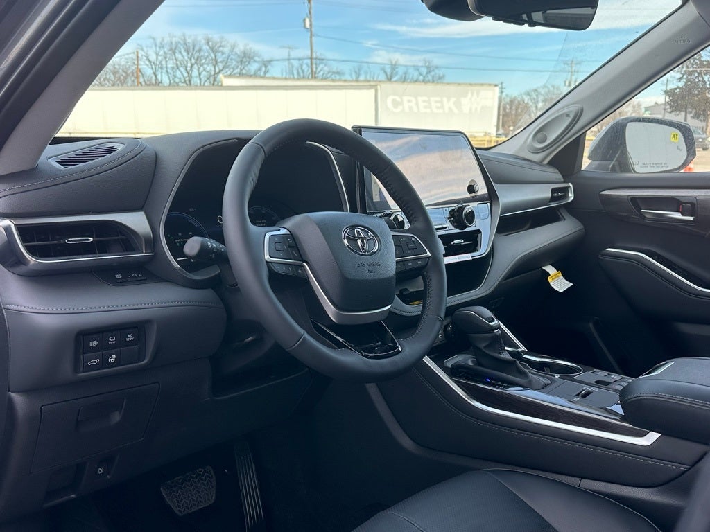 2026 Toyota Highlander Hybrid Limited