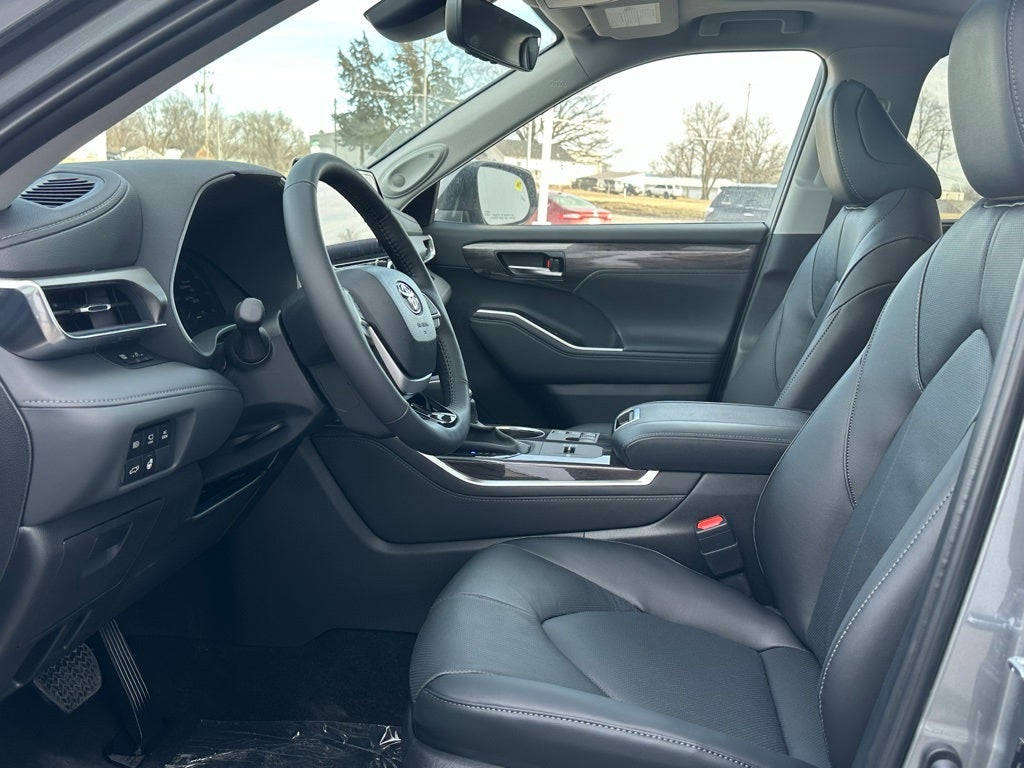 2026 Toyota Highlander Hybrid Limited