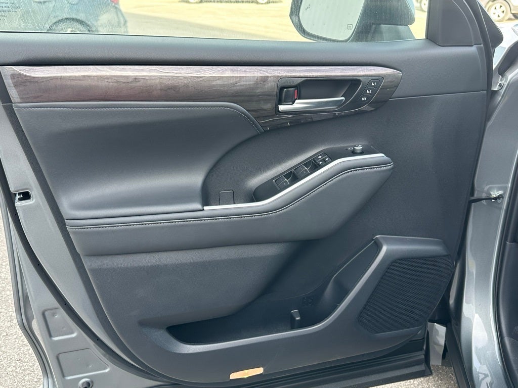 2026 Toyota Highlander Hybrid Limited