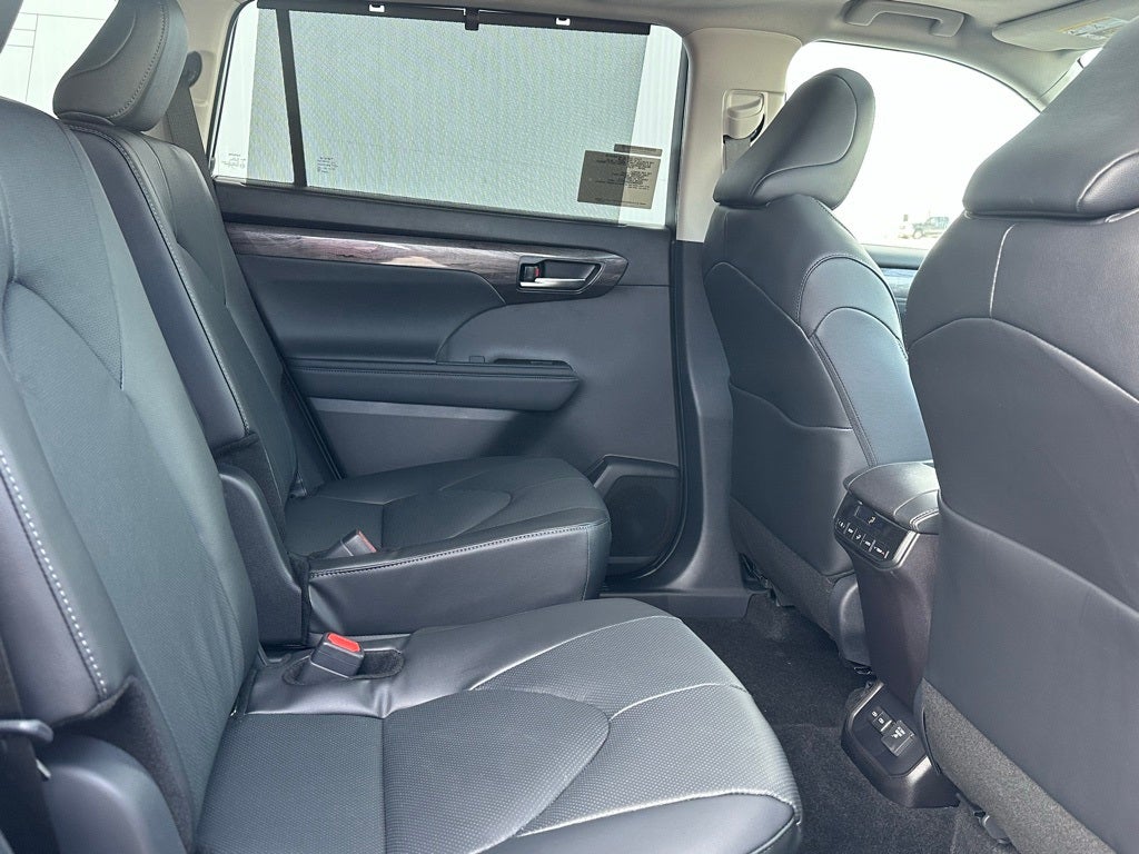 2026 Toyota Highlander Hybrid Limited