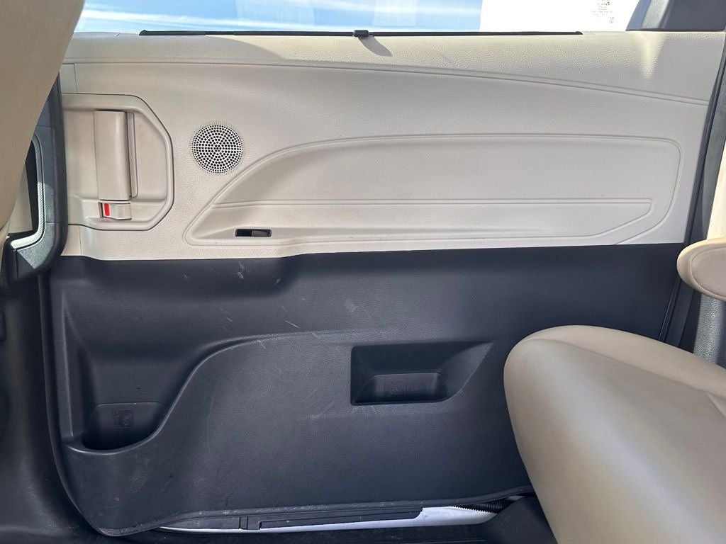 2021 Toyota Sienna XLE 7 Passenger
