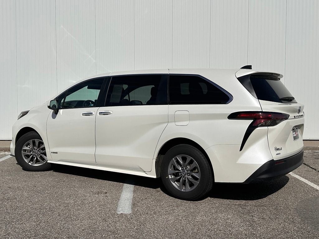 2021 Toyota Sienna XLE 7 Passenger