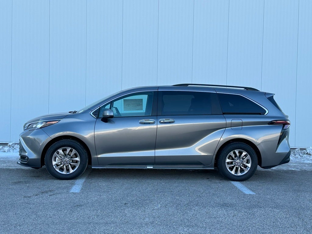 2026 Toyota Sienna XLE 7 Passenger