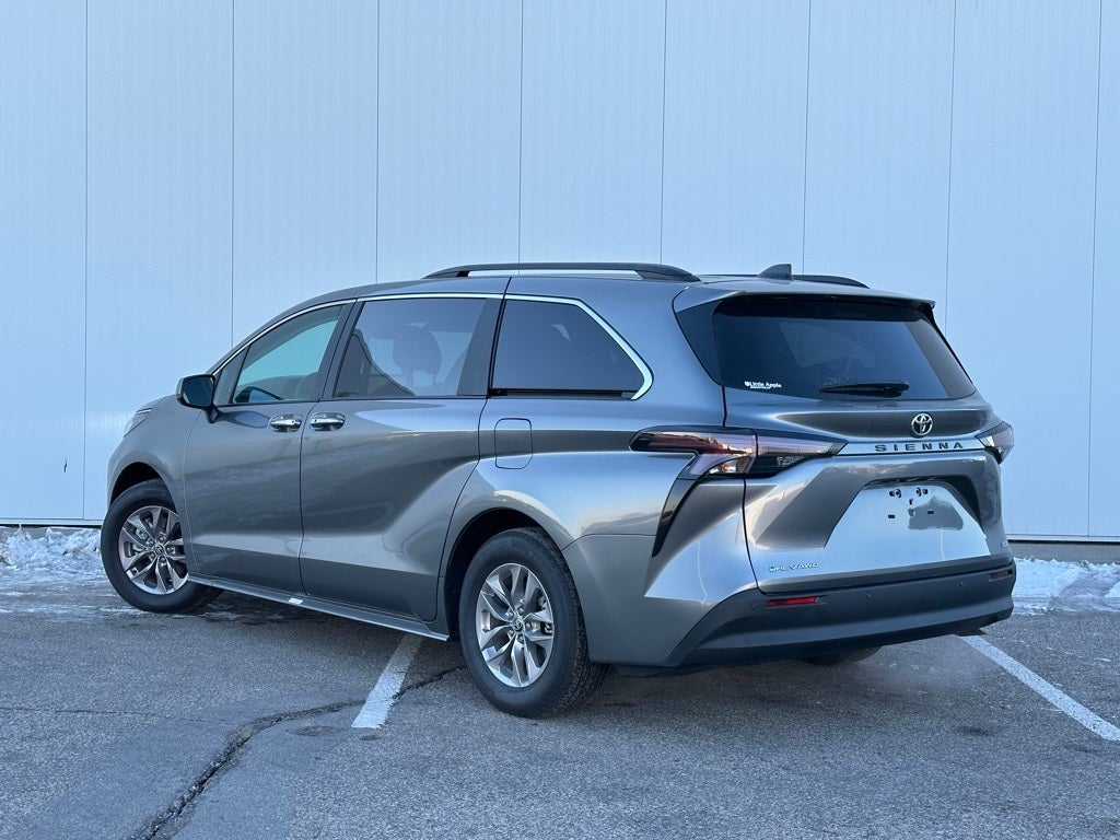 2026 Toyota Sienna XLE 7 Passenger