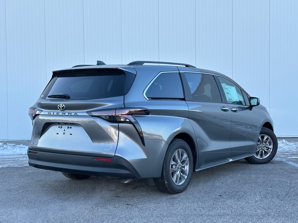 2026 Toyota Sienna XLE 7 Passenger