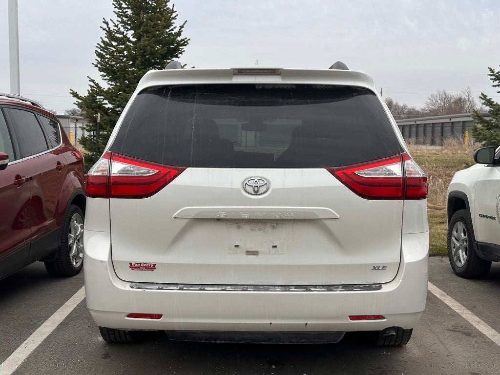 2018 Toyota Sienna XLE 8 Passenger