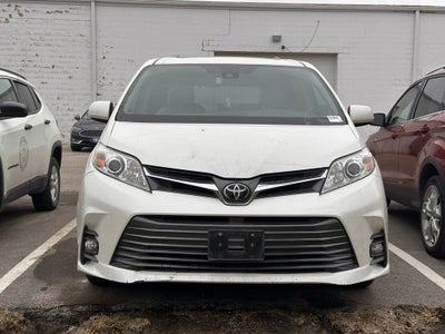 2018 Toyota Sienna XLE 8 Passenger