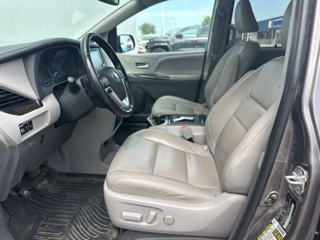 2020 Toyota Sienna XLE Premium 8 Passenger