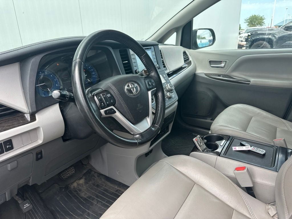 2020 Toyota Sienna XLE Premium 8 Passenger