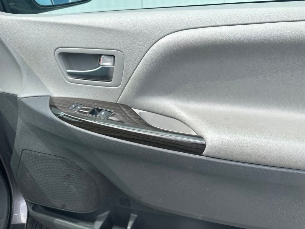 2020 Toyota Sienna XLE Premium 8 Passenger