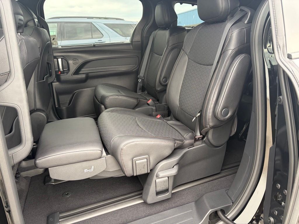 2026 Toyota Sienna Limited 7 Passenger