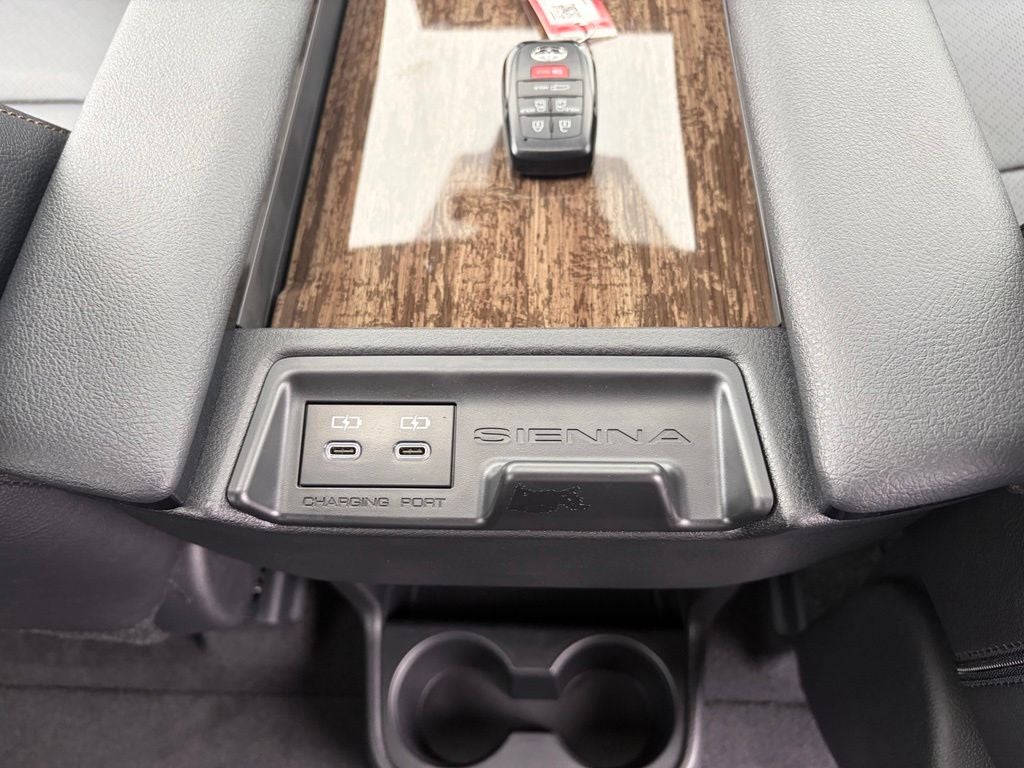 2026 Toyota Sienna Limited 7 Passenger