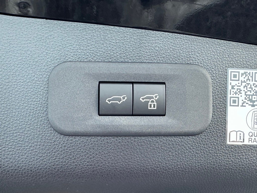 2025 Toyota Crown Signia XLE