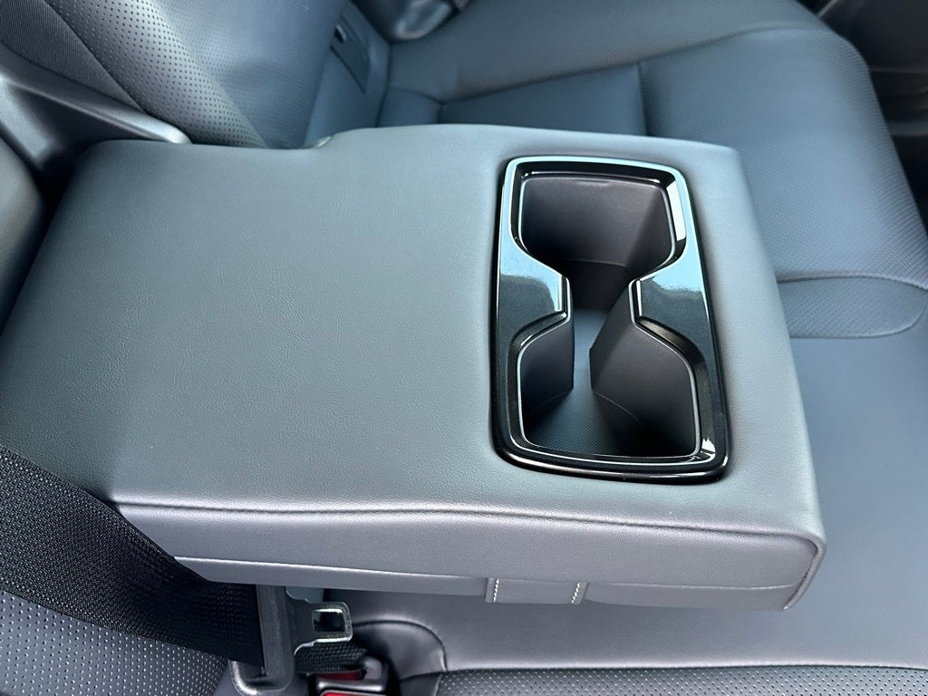 2025 Toyota Crown Signia XLE