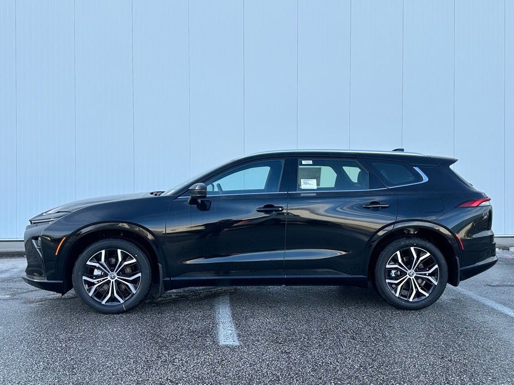 2025 Toyota Crown Signia XLE