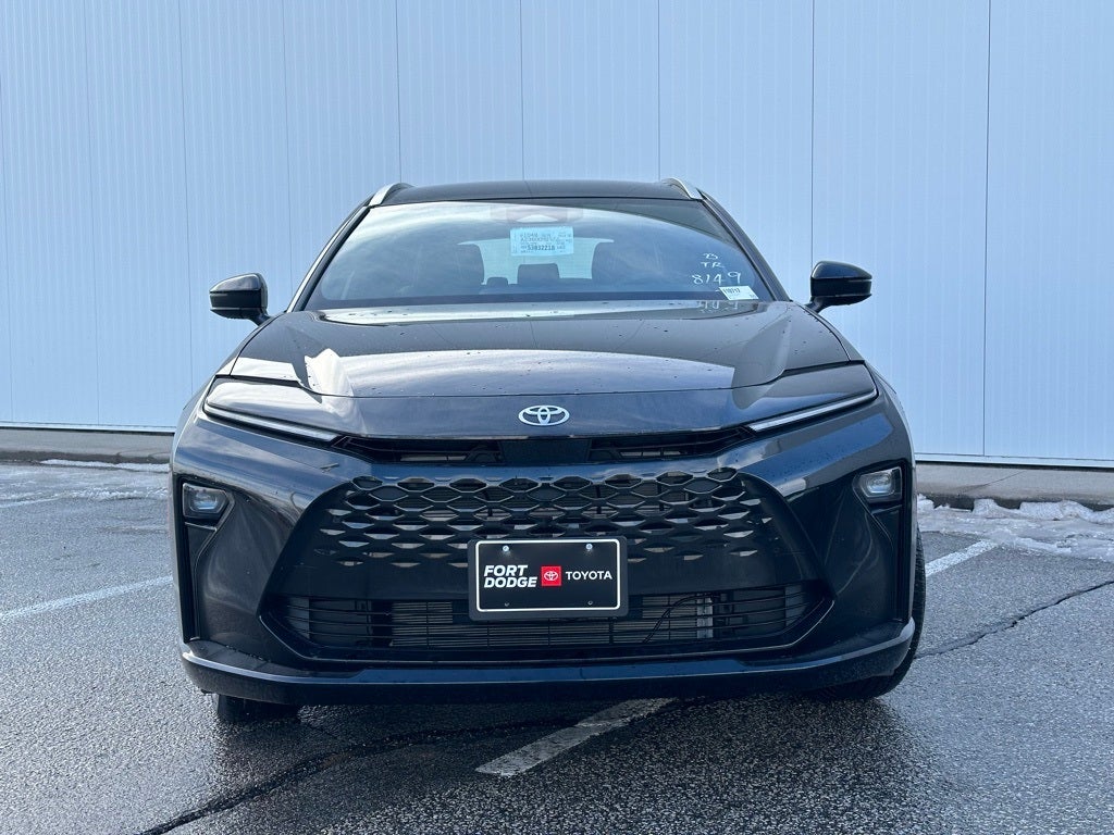 2025 Toyota Crown Signia XLE